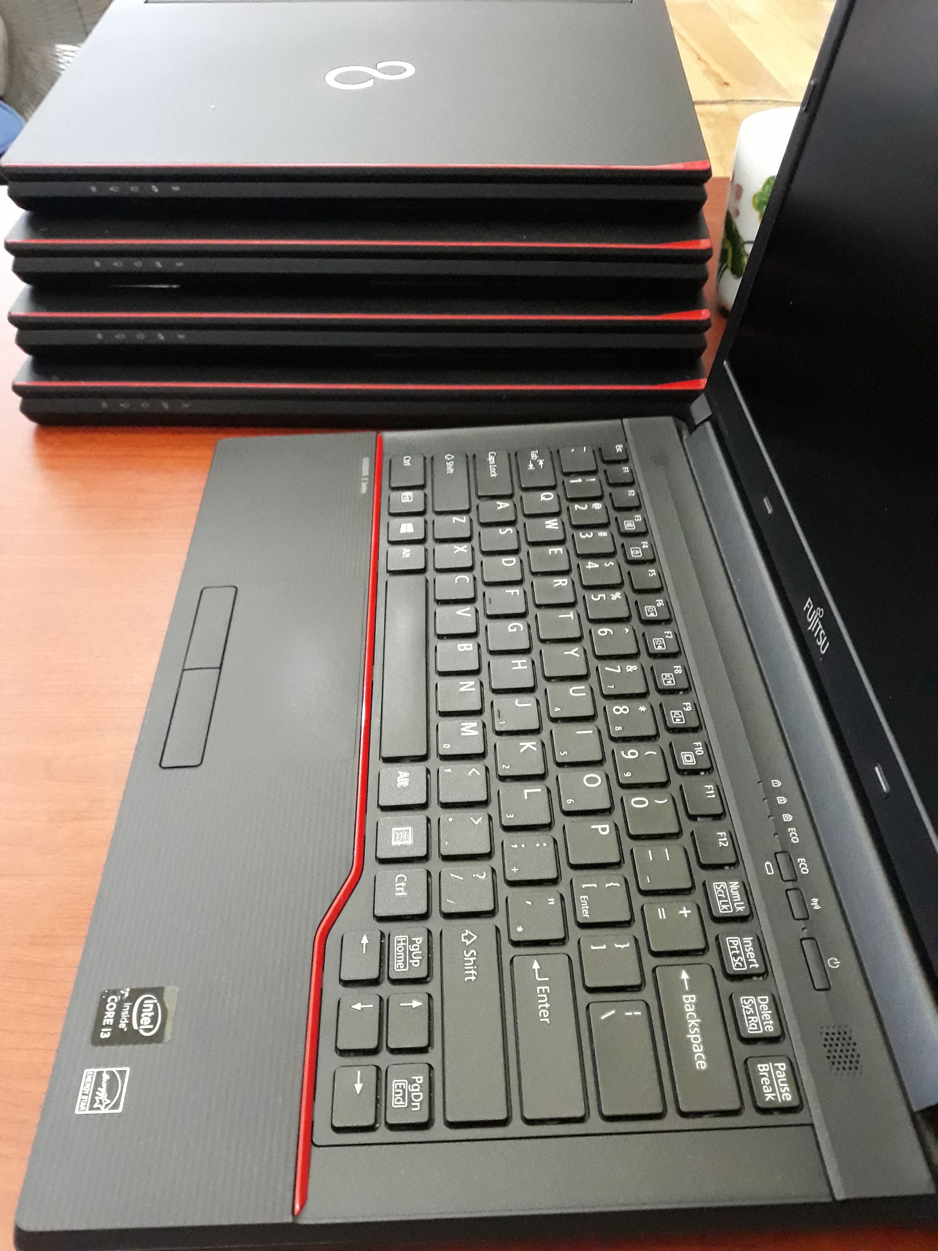 Laptop Fujitsu Lifebook E544 i3 4000 Ram 4gb hdd 320gb